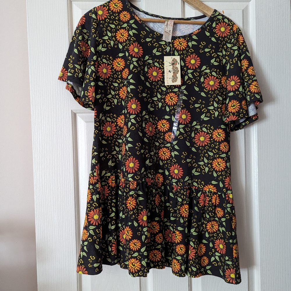 A walk in the park top size medium